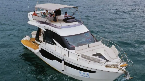 Noleggio yacht a Shenzhen: noleggio di uno yacht di lusso trasformabile importato da 60 piedi (da 1 a 10 passeggeri) per compleanni e proposte di matrimonio