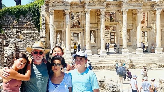 Excursión privada a la Éfeso desde el puerto de Kusadasi con almuerzo incluido.