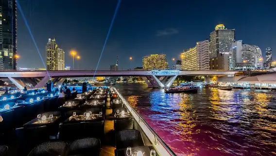 โอพูเลนซ์ ครูซ (Opulence Cruise) ท่องราตรีบนเรือหรูหรา