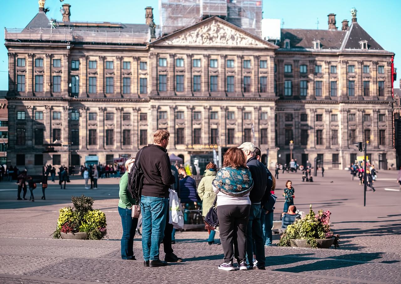 Amsterdam Essentials: From Swamps to Riches