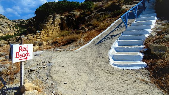 From Heraklion: Red Beach Tour with Hike, Pickup Included