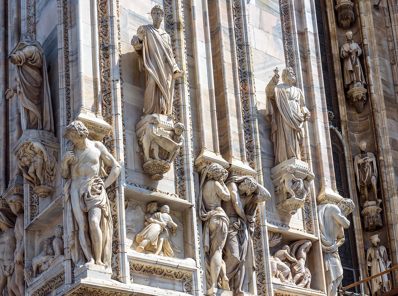 Milan: Guided Walking Tour with Duomo and the Last Supper