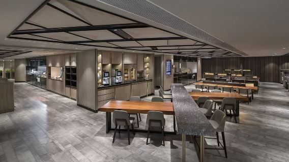 Orlando International Airport Plaza Premium Lounge service