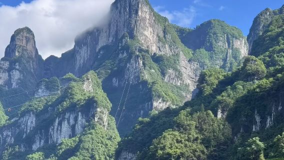 장자제 필수 관광지|티엔먼 산(Tianmen Mountain) 불가사의 & 장가계 72기루(치쉬얼 치러우) 프라이빗 일일 투어