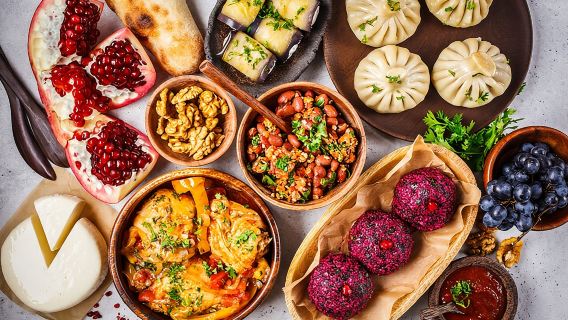 Tour a pie original de comida y bebida de Tbilisi que incluye 9 degustaciones