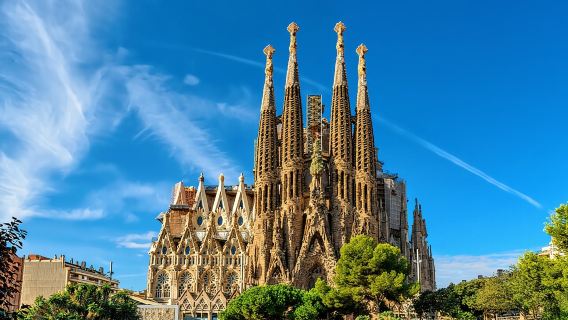 Sagrada Familia Guided Tour with Skip The Line Access