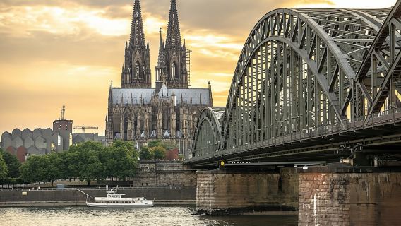 Guided day trip to Antwerp and Cologne from Amsterdam