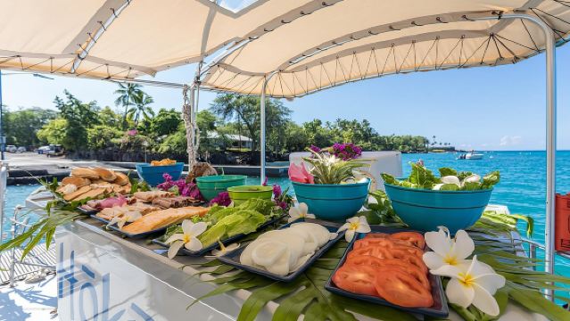 ล่องเรือหรูพร้อมดำน้ำตื้นไปยังอนุสาวรีย์กัปตันคุก