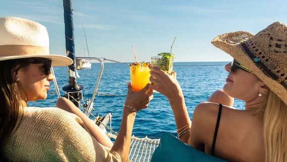 Mallorca Catamaran Small Group Cruise with Tapas 4-hours