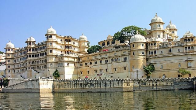 Full-Day Private City Tour of Udaipur Including Boat Ride in Lake Pichola