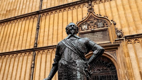 Oxford Harry Potter Locations Walking Tour by Alumni