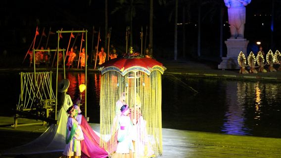Hoi An: giro in barca con cesti di cocco e spettacolo dal vivo Hoi An Memories