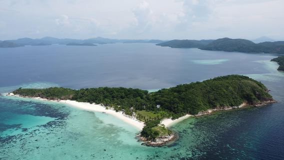 From Coron Town: Beaches and Islands Boat Tour with Lunch