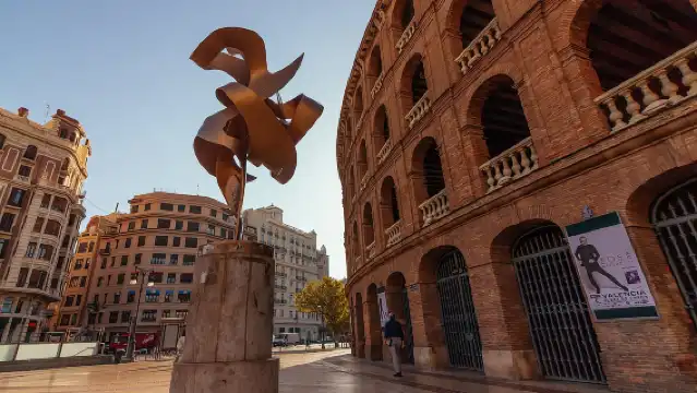 Valencia: Private Tour w/ Locals – Highlights & Hidden Gems