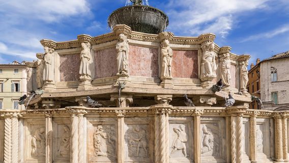 Perugia: tour a piedi del centro storico, Piazza IV Novembre