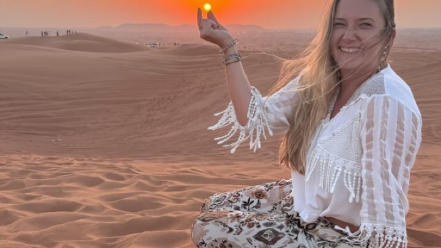 Dubai Evening Desert Safari: 4x4 Pickup + BBQ + Shows