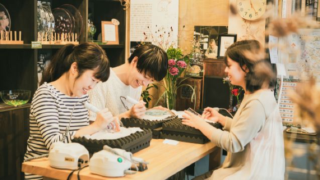 東京　ちいさな硝子の本の博物館