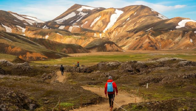 Reykjavik: Landmannalaugar Highland Hike & Hot Springs