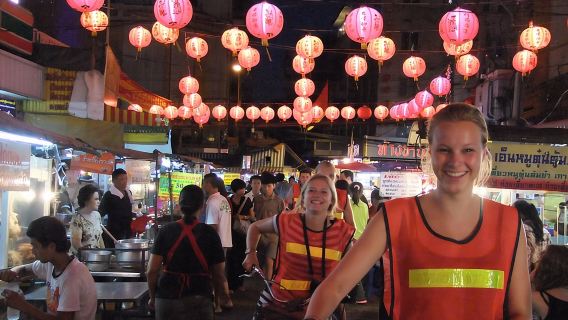 Bangkok Hidden Paths Night Biking Tour with Street-food Meal
