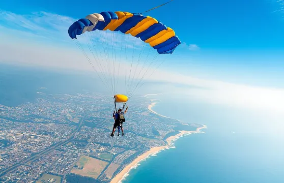 悉尼卧龍崗15000英尺高空跳傘