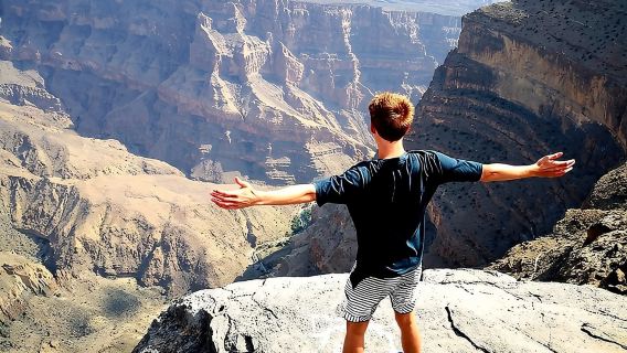 Patrimonio di Nizwa e canyon di Jebel Shams: tour privato da Muscat