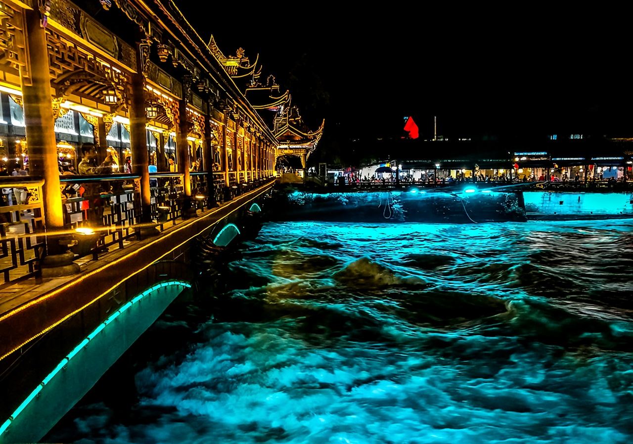 Chengdu Dujiangyan + Panda Valley + Yangtianwo Square + Zhongshuge + South Bridge Night View (Blue Tears)