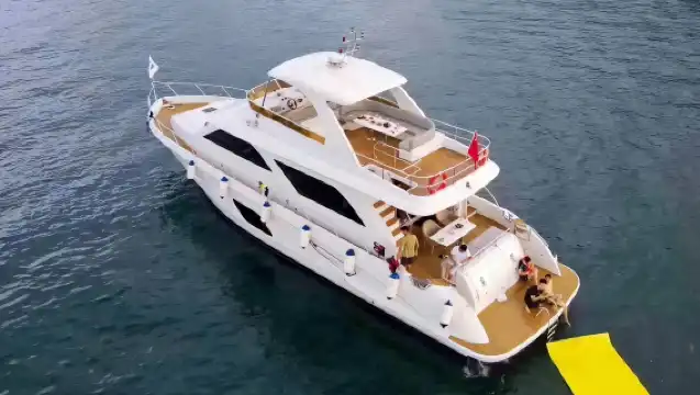 【官方接待】深圳自家遊艇、釣魚艇、帆船多種船型拼船包船可選~免費提供釣竿魚餌海釣+海上泳池+滑滑梯+浮潛