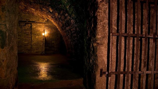 Haunted Vaults Walking Tour in Edinburgh