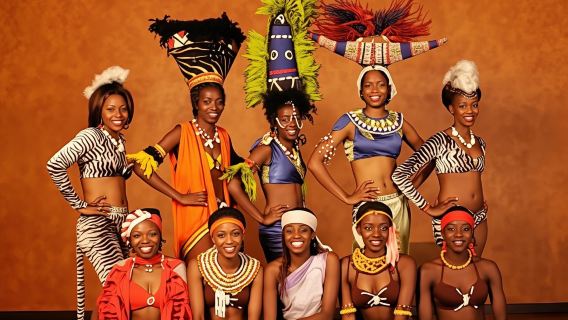 Nairobi: Tiket Pertunjukan Kucing Safari & Makan Malam Bufet