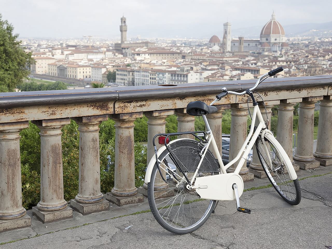 Florence: City Sightseeing Guided Bike Tour