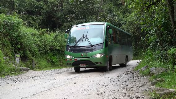Da Aguas Calientes: biglietto di andata e ritorno in autobus per Machu Picchu