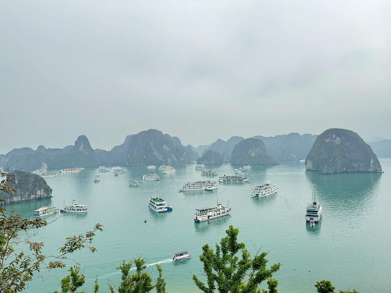 From Hanoi:Ha Long Bay Day Tour w/ Thien Cung Cave& Kayaking