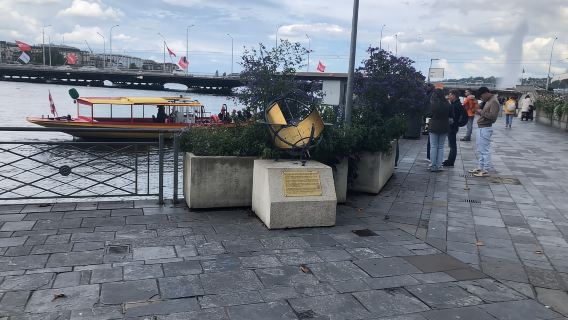 Visite en vélo électrique de la vieille ville de Genève avec entrée gratuite au musée