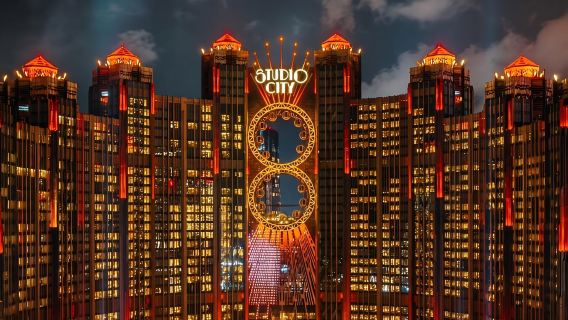 Combo Studio City Ma Cao: Vòng quay mặt trời hình số 8 duy nhất trên thế giới