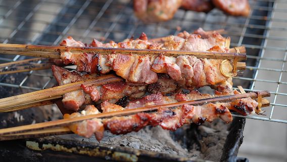 Luang Prabang walking food tour by night