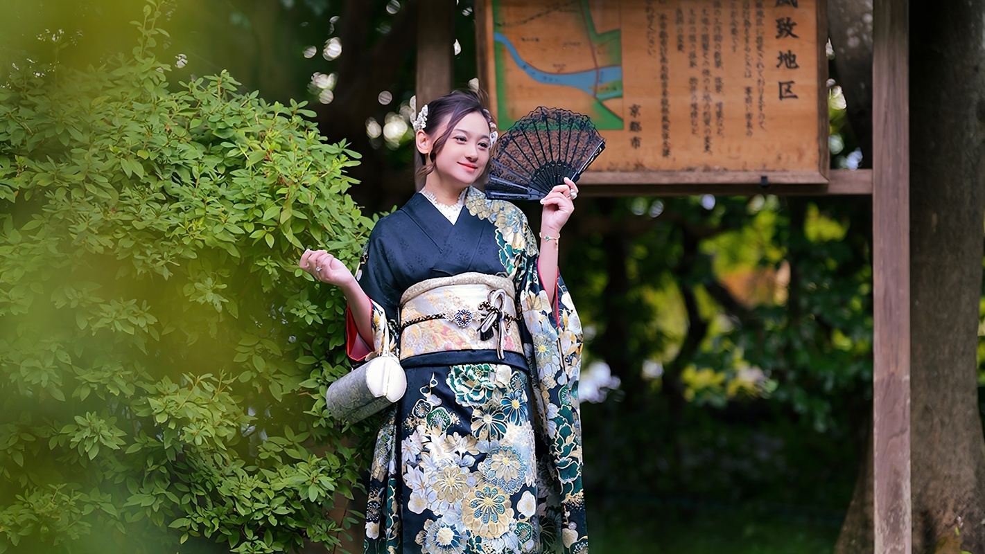 บริการเช่าชุดกิโมโนและถ่ายรูปที่เกียวโต อาราชิยามะ วัดคิโยมิซุ รถไฟสายซากะ บริการภาษาจีน มีชุดให้เลือกหลายแบบ