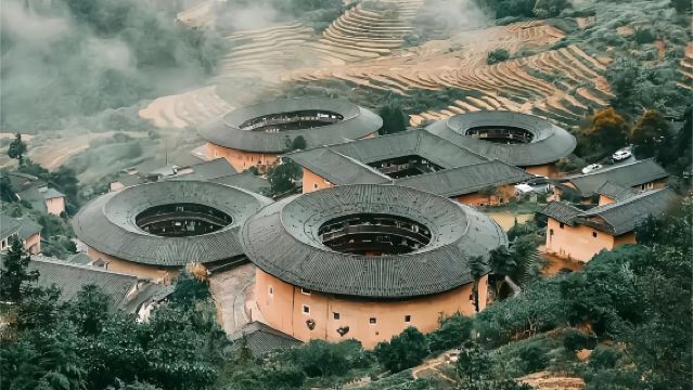 8-person small group tour to Nanjing Yunshuiyao Scenic Area + Tianluokeng's "Four Dishes and One Soup" + Taxia Village + Yuchang Building with complimentary building access