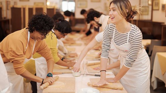 Pasta Cooking Class in Rome - Fettuccine Class in Piazza Navona