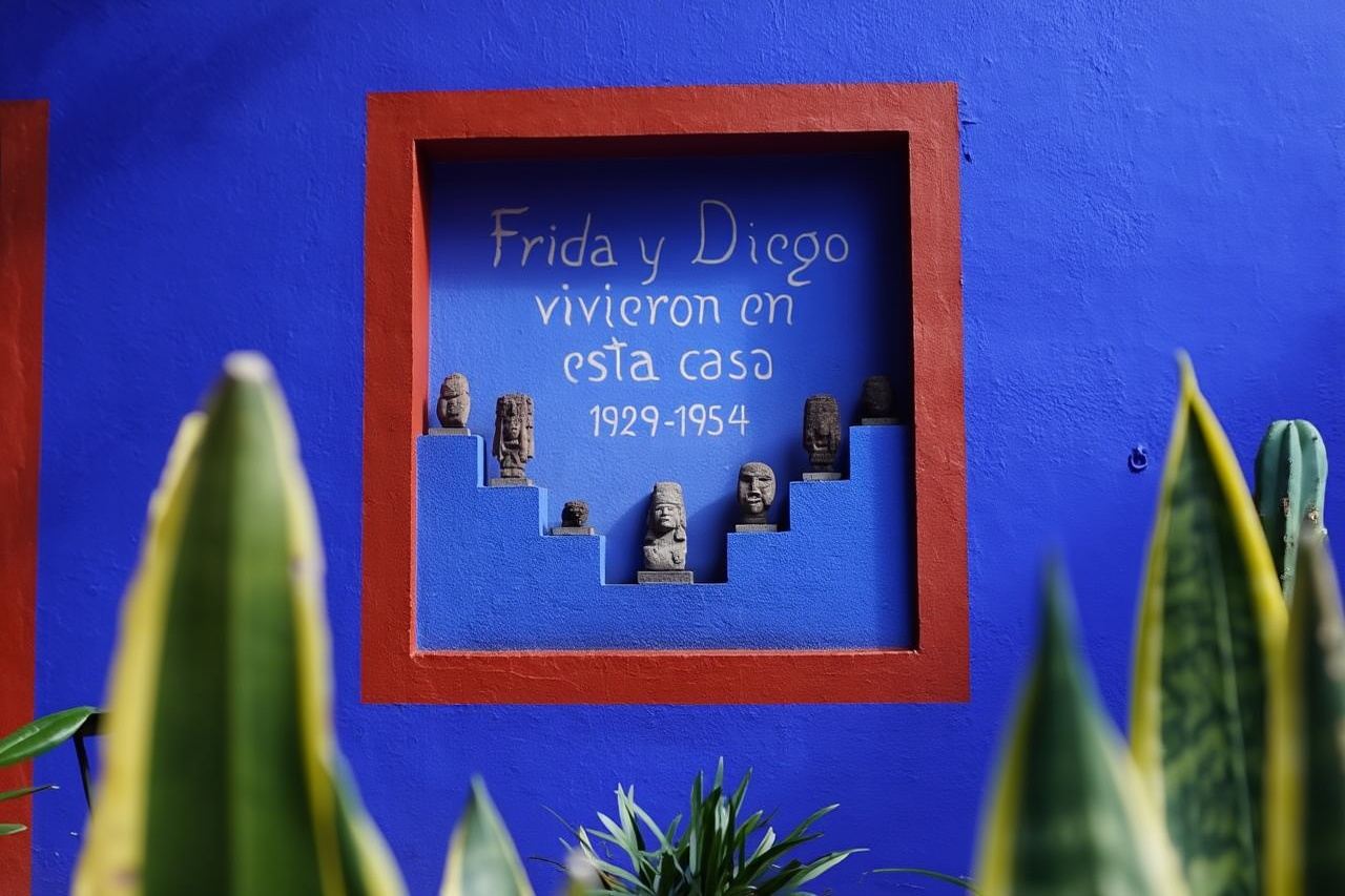 EXCLUSIVE TOUR Frida Kahlo Museum - SMALL GROUPS