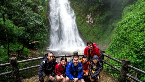 Sapa Love Silver Waterfall, Lonely Tree in Heaven Gate,San Sa Ho 