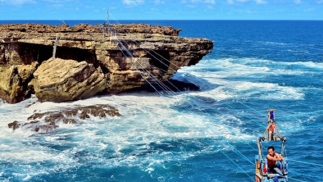 Yogyakarta, Excursion à la journée à la grotte de Jomblang et à la plage de Timang