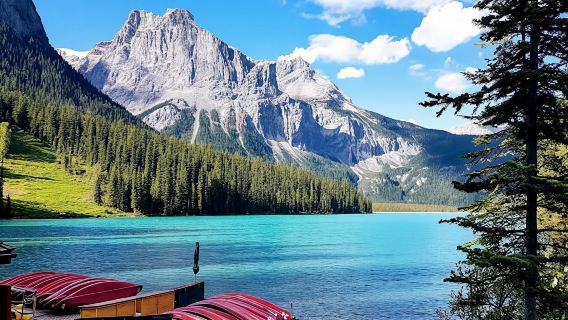 Lake Louise, Yoho National Park and Moraine Lake tour from Calgary