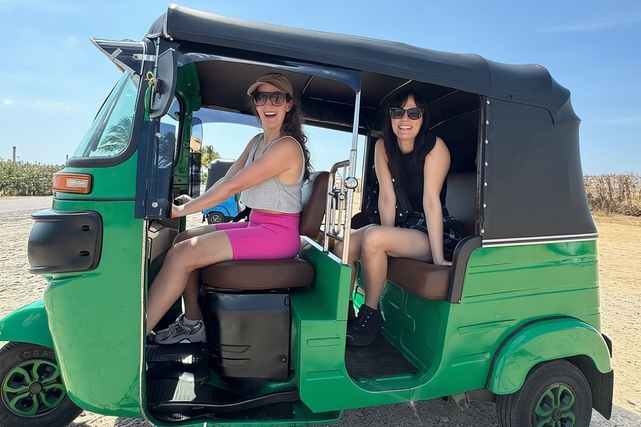 Colombo Sightseeing City Tour by Tuk-Tuk with Guide