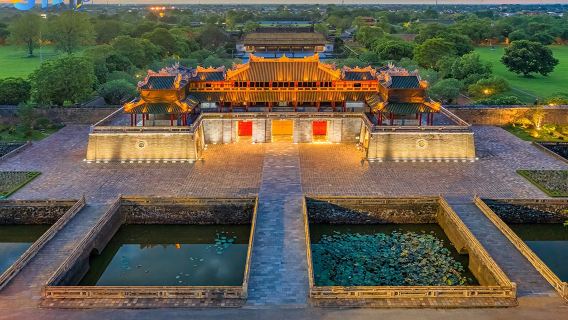 ดีลักซ์ : เที่ยวชมมรดกโลกเว้ + แหล่งประวัติศาสตร์ชานเมือง + ล่องเรือแม่น้ำ กลับเช้าอย่างมีความสุข