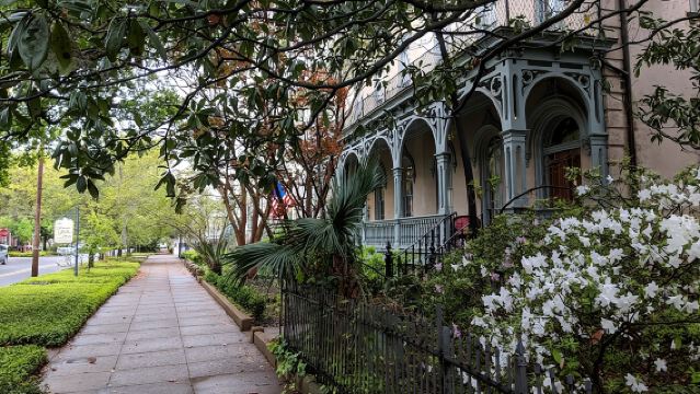 Private Tour of Savannah's Historic/Victorian Districts & Bonaventure Cemetery