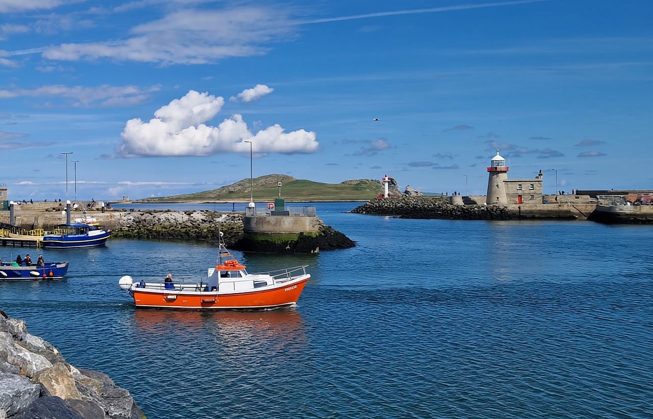 Dublin: Coastal Hiking Tour with Howth Adventures