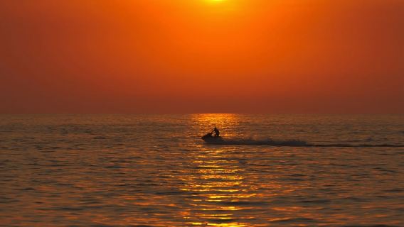 Bãi biển Pattaya: Cuộc phiêu lưu bằng mô tô nước