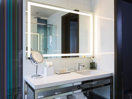 Renaissance Montreal Downtown Hotel by Marriott - Tap to explore photos