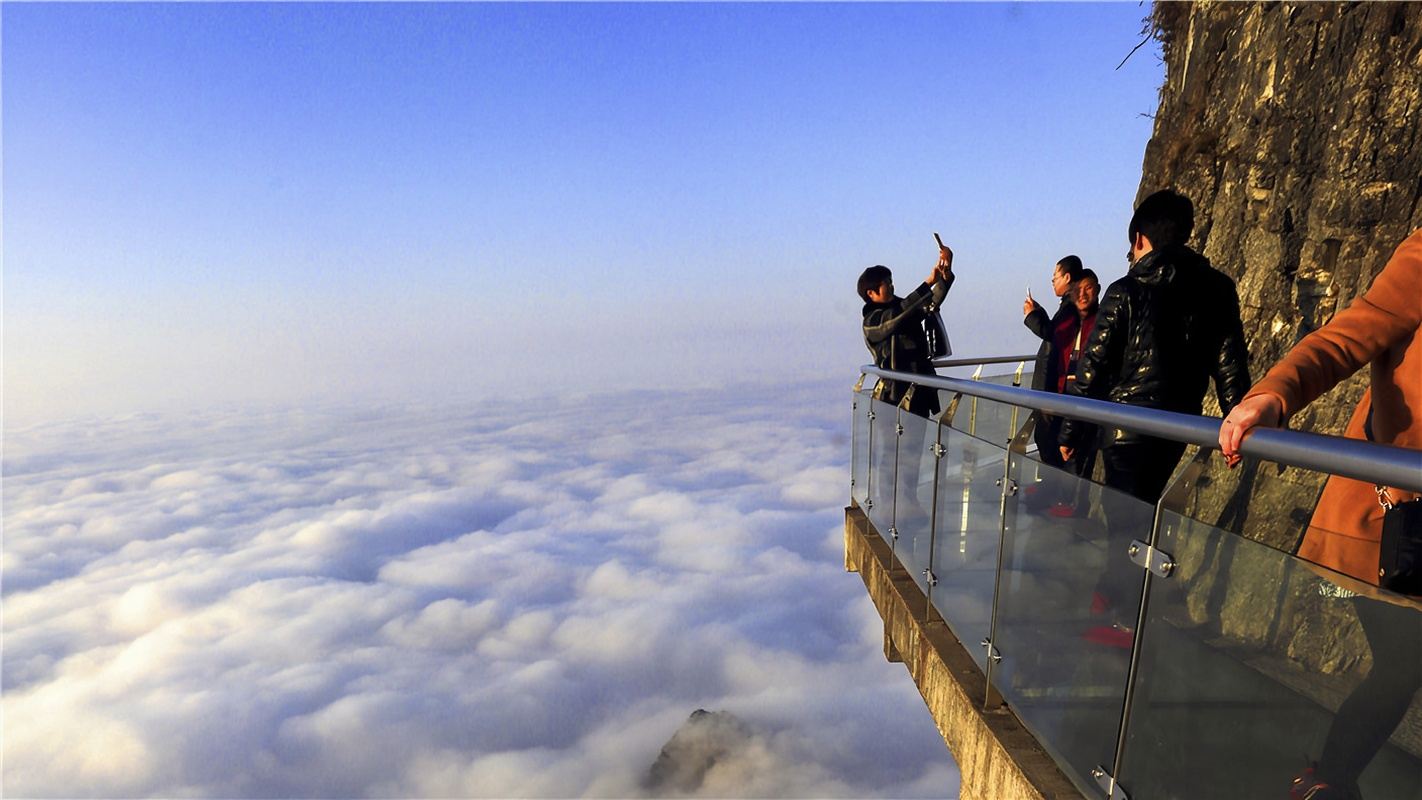 Tagesausflug zum Tianmen-Berg + Tianmen-Höhle + Glasbodenweg [Option für Kleingruppe oder Privattour | Linien A, B, C]