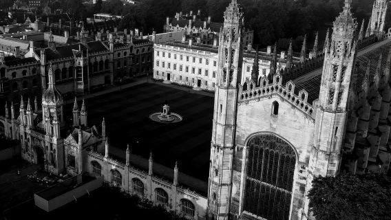 Cambridge University Ghost Tour Led By University Alumni